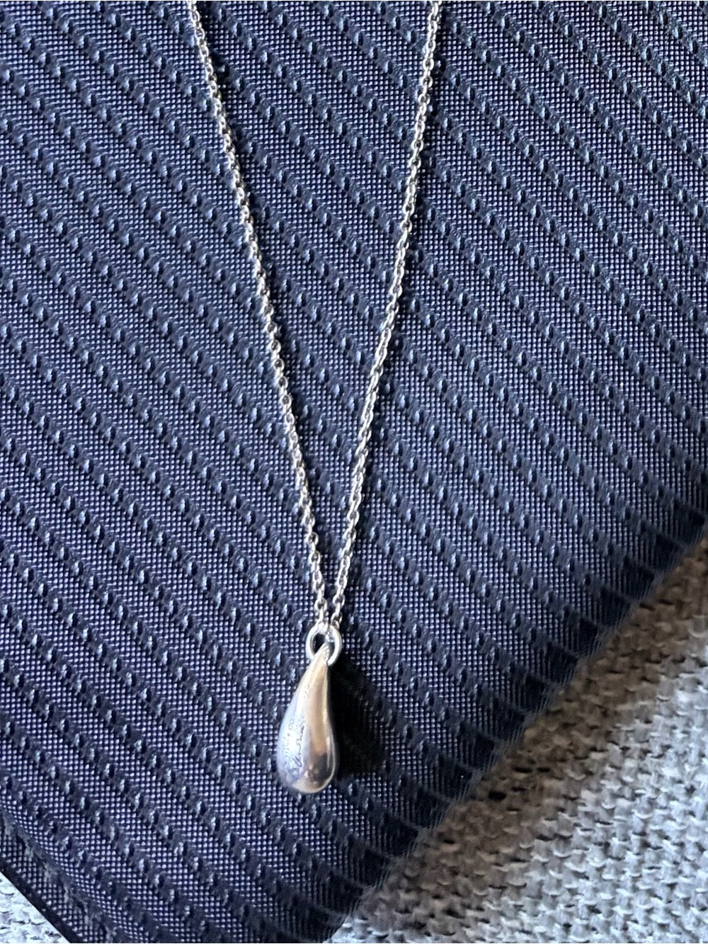 Tiffany & Co Elsa Peretti Silver Teardrop Pendant Necklace 16 in